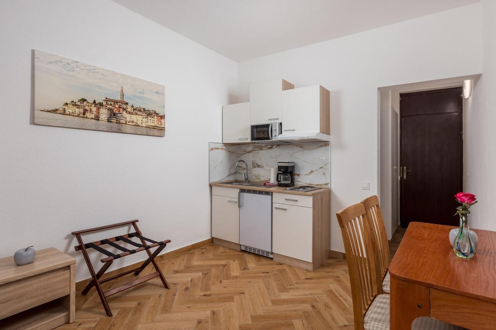 Apartments Jadranka Omisalj Exterior photo